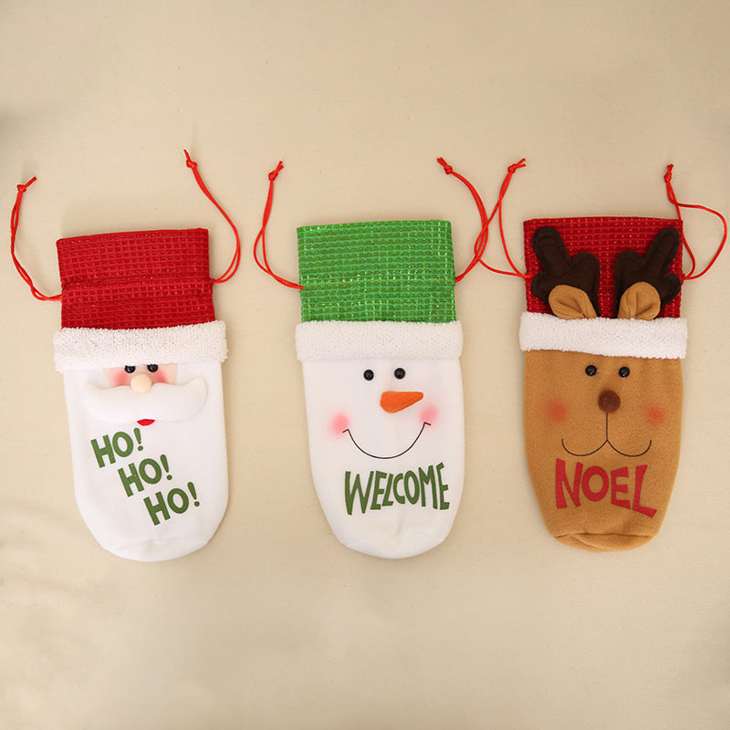 Christmas bottle sock measuring 5.5 by 12.2 inches