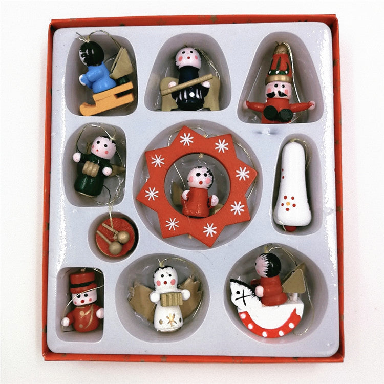 Wooden Christmas decoration between 0.8 and 1 inches thick