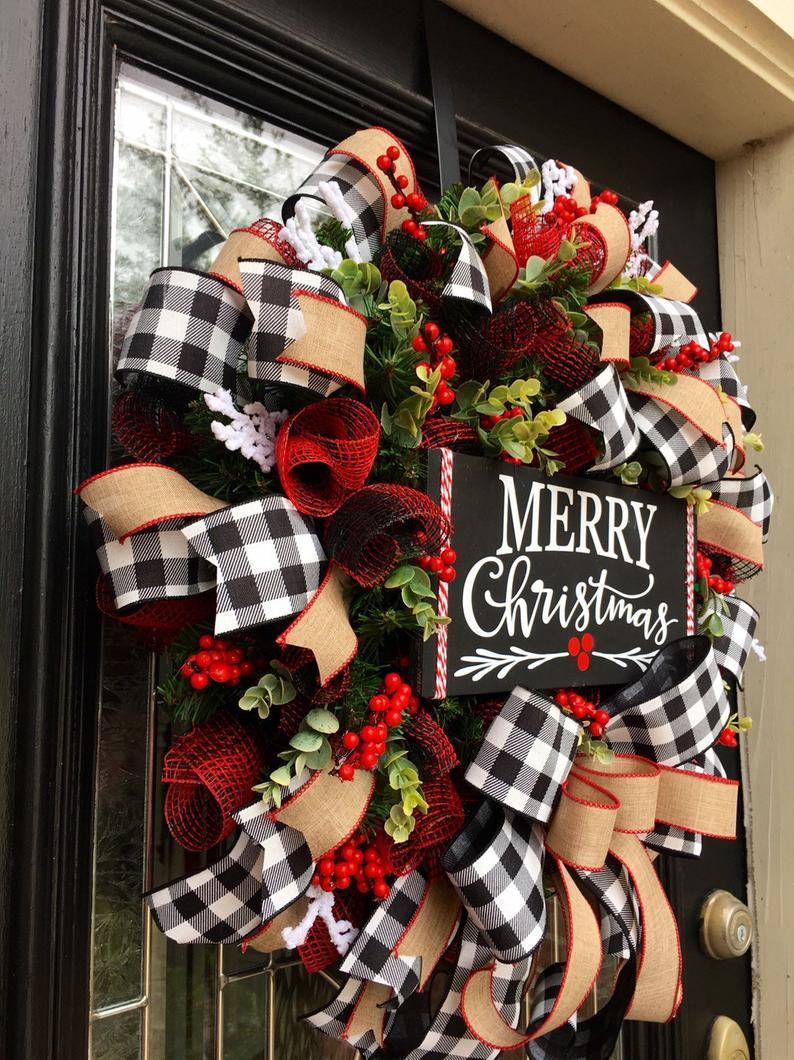 Fabric and center knot of the handmade Christmas bow