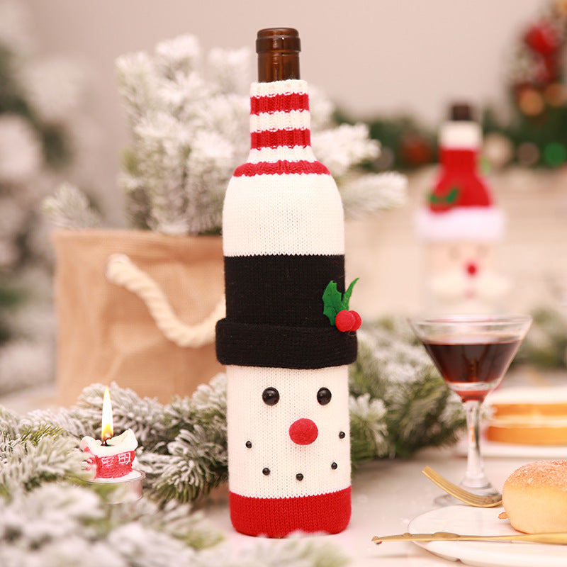Christmas bottle cover measuring 5.5 by 12.2 inches