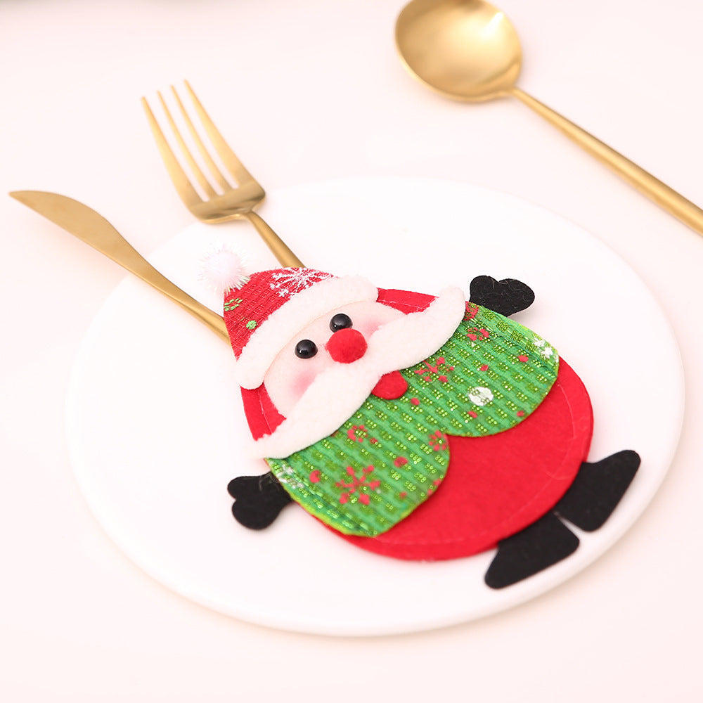 Design I Christmas cutlery pocket measuring 6.7 by 4.3 inches