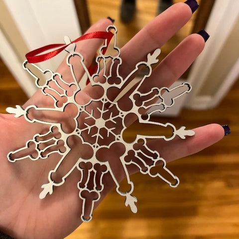 Thickness of the alloy used for the metal snowflake Christmas pendant