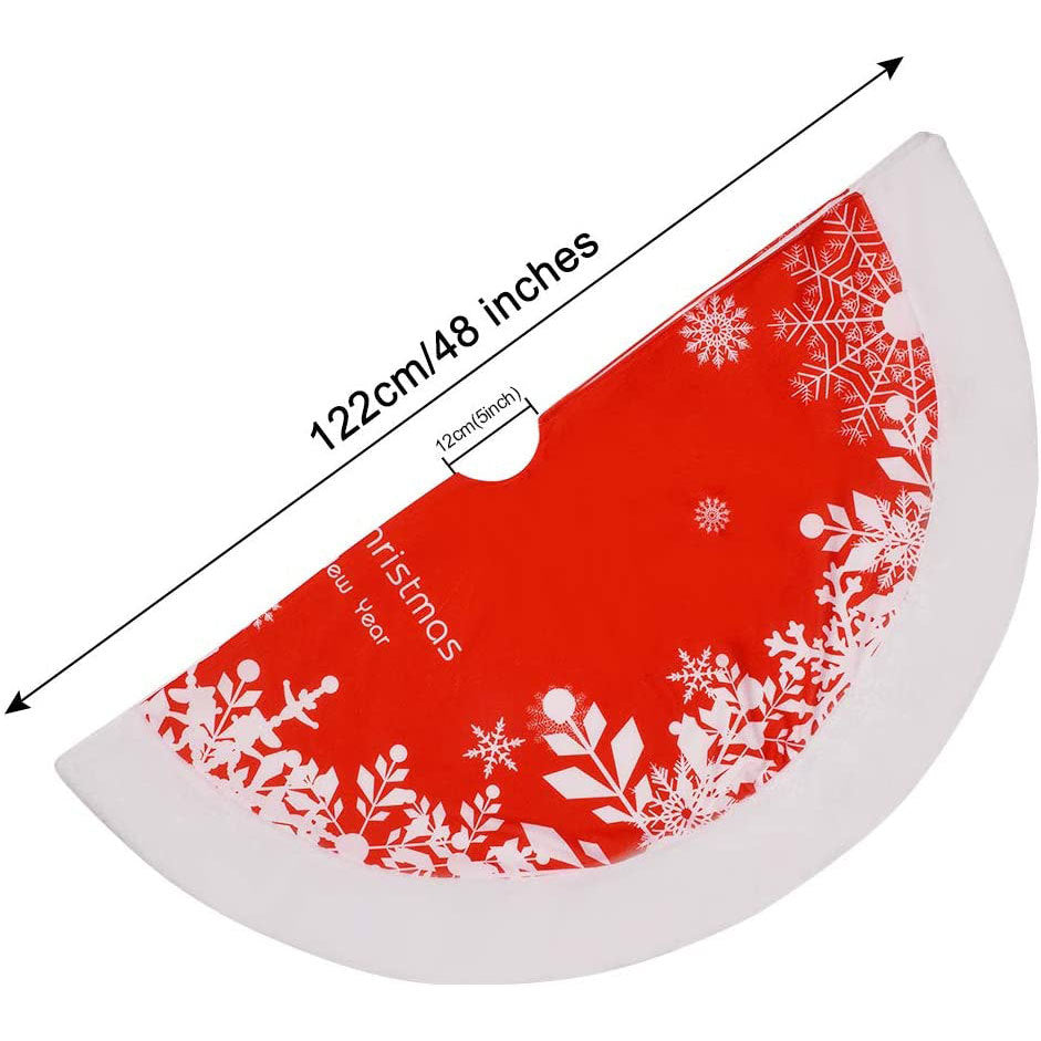 Edge finish and surface of the red round Christmas tree skirt