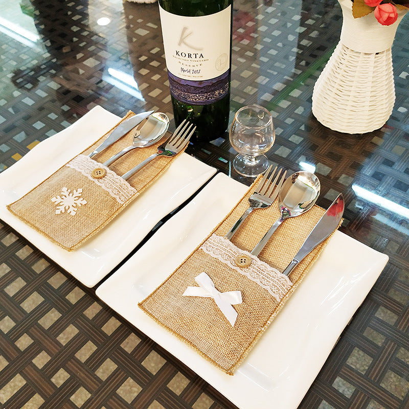 Christmas silverware holder in printed fabric for holiday dining