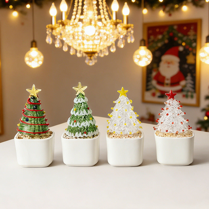 Glass Christmas tree decoration in a compact 3.9 inch height
