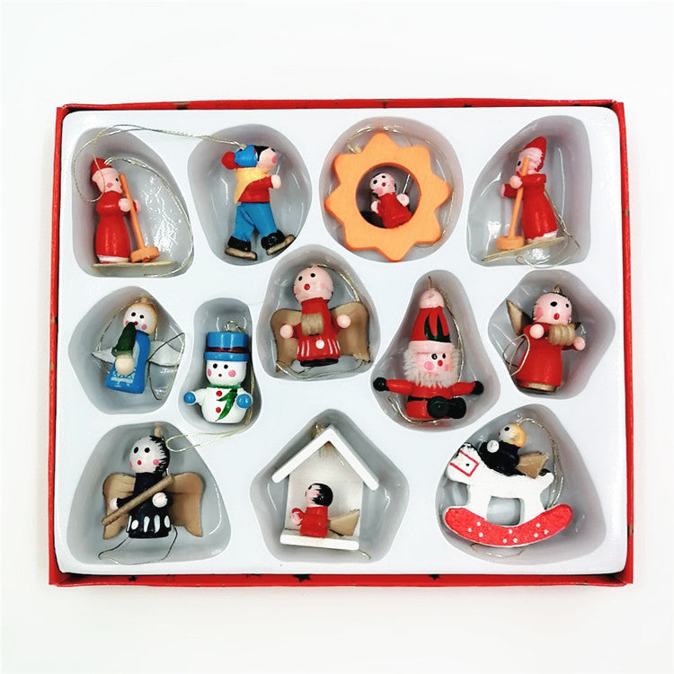 Wooden Christmas decoration weighing between 1.8 and 6.9 ounces
