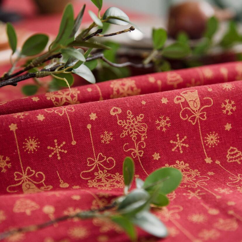 White Christmas tablecloth offered in ten sizes from 35.4 by 35.4 inches