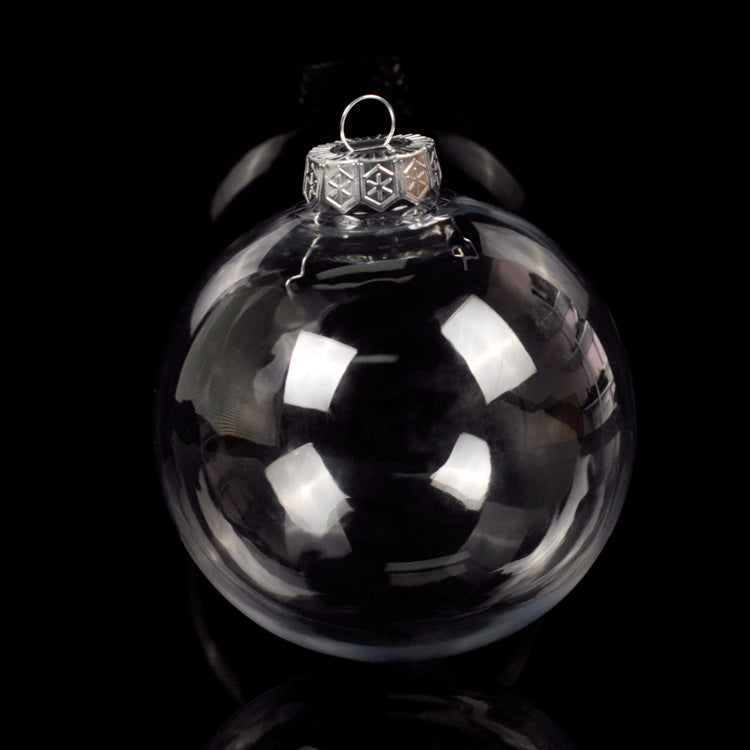 The 3.1 and 3.9 inch clear Christmas baubles (8 and 10 cm)