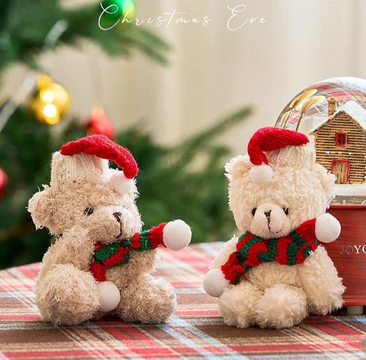 Yarn trimmed plush ornament with a soft cotton filled body