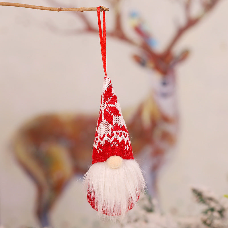 Knitted fabric and artificial wool non woven fabric used in the gnome