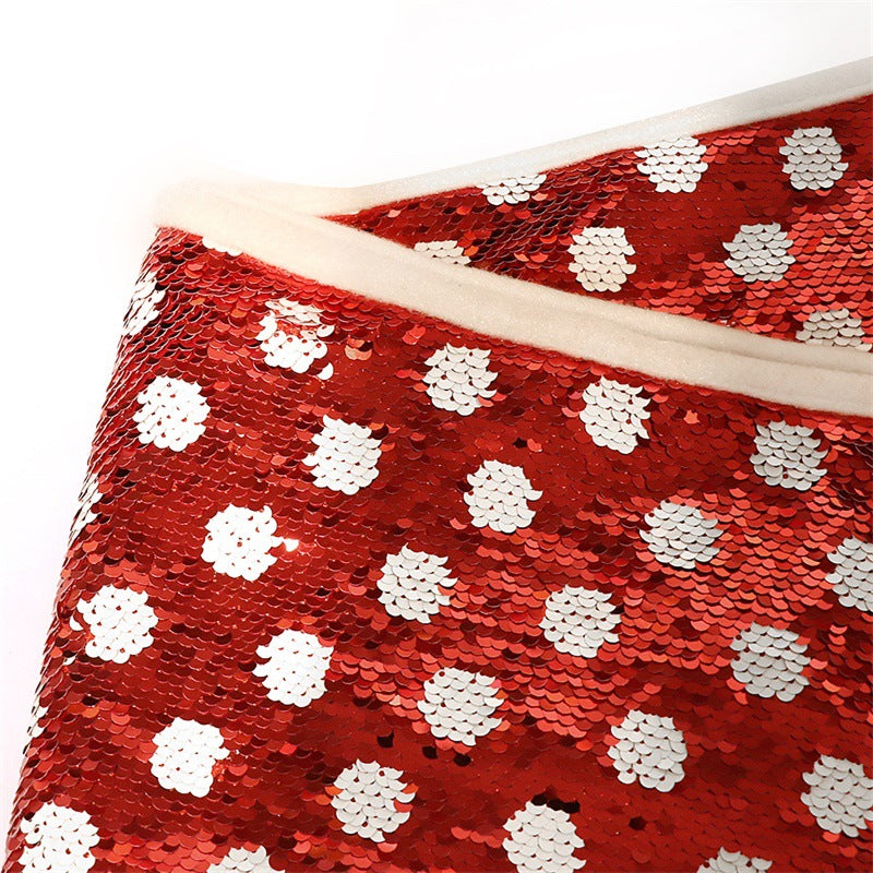 Polka dot sequins stitched onto the beaded cloth face