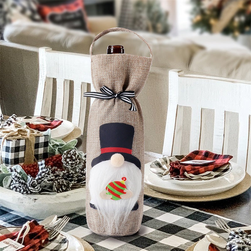 Polyester bottle cover with a built-in carry handle
