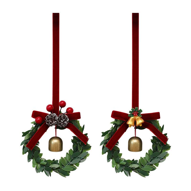 Small bells worked into the garland for a little movement and sound