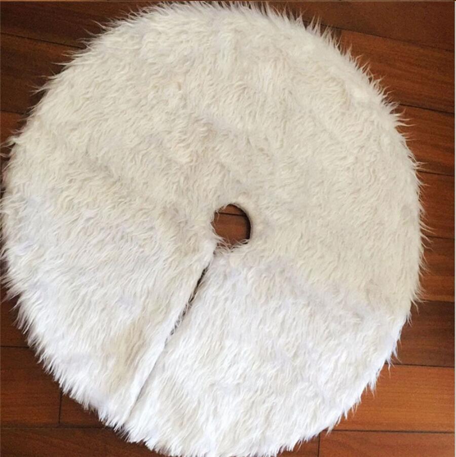 Largest 59.1 inch plush Christmas tree skirt in the range