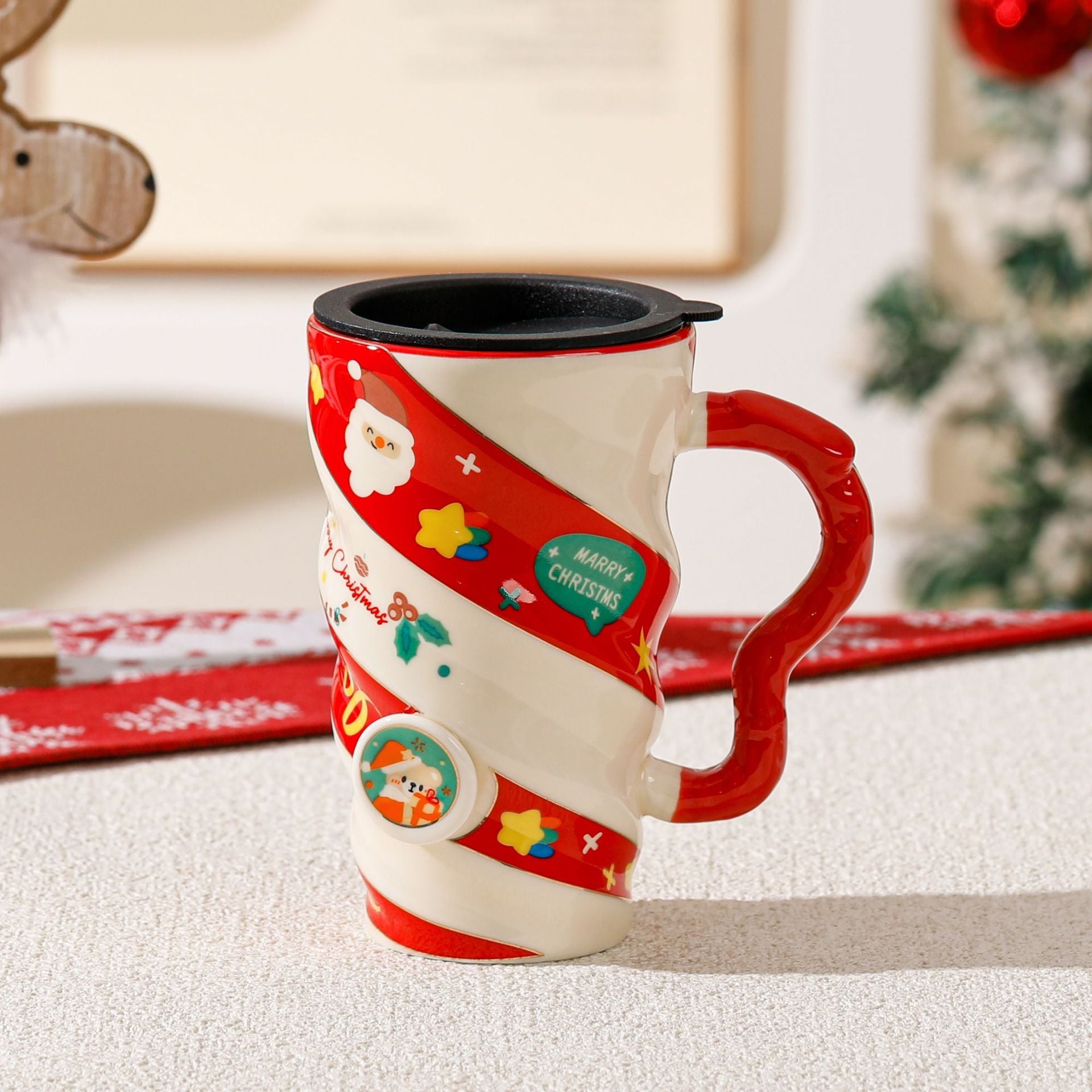 Single ceramic Christmas mug holding between 13.6 and 16.9 fluid ounces