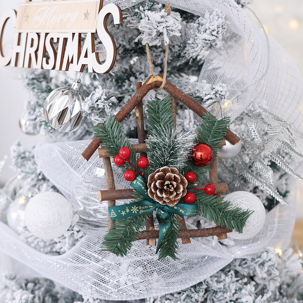 Lightweight Christmas ornament that hangs easily on thin outer branch tips